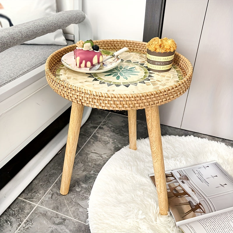 Vielseitiger Rattan-Beistelltisch Elin als stilvolle Ablage im Wohnzimmer oder Schlafzimmer.