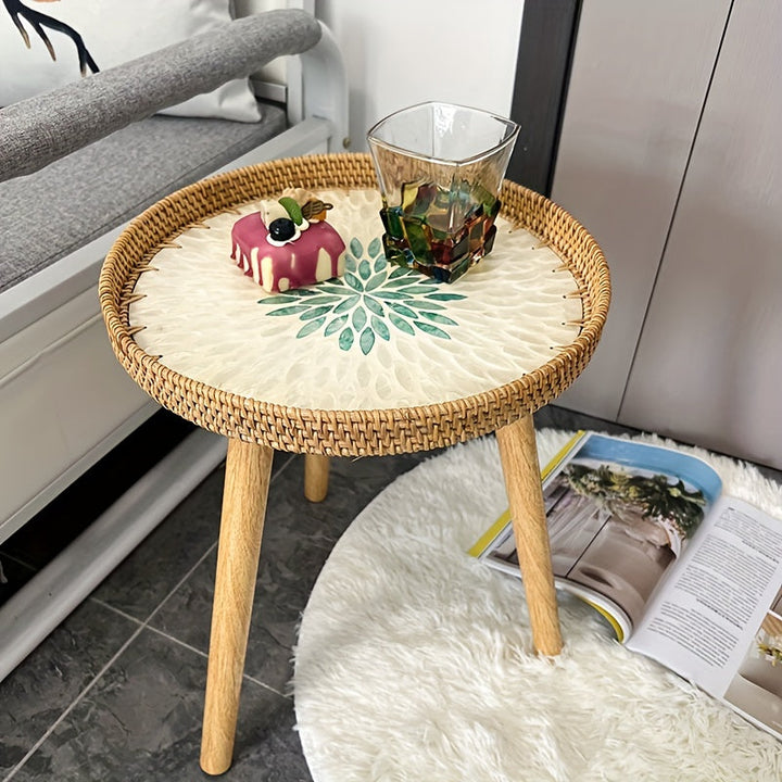 Skandinavischer Rattantisch Elin. Modernes Designmöbel für eine helle, naturnahe Einrichtung.
