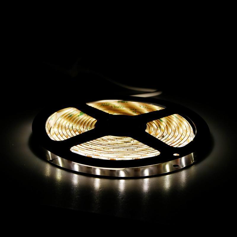 Einfach zu installierender LED Lichtgürtel mit Bewegungssensor, wasserdicht für Innen- und Aussenbereiche.