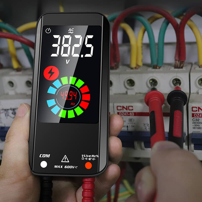 Hochpräzises Digital-Multimeter für Elektriker und Elektroniker. Zuverlässiges Messgerät für professionelle Wartung.
