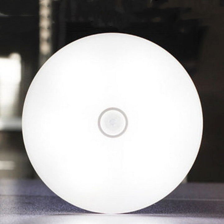 Automatisches LED-Licht SmartLed mit Bewegungssensor; sichere und komfortable Nachtbeleuchtung, kabellos installierbar.