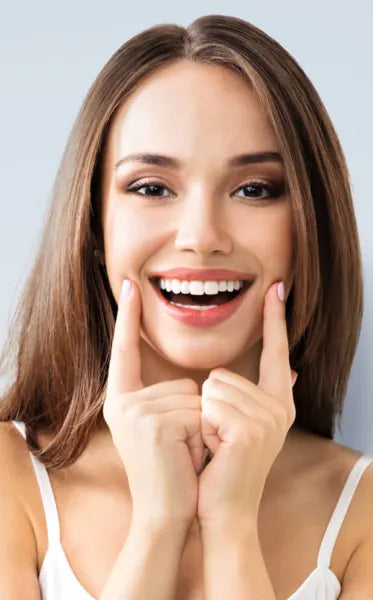 Einfach anwendbare Veneers für den Ober- und Unterkiefer. Makellose Zähne & ein strahlendes Lächeln im Handumdrehen.