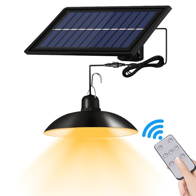 Detailansicht der Solar-Außenbeleuchtung mit Bewegungsmelder, Fernbedienung & leistungsstarkem LED-Panel zur Beleuchtung.