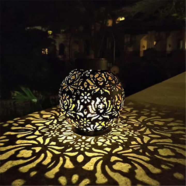 Wasserdichte Solarleuchte für den Außenbereich, automatische Hängelaterne mit bezauberndem Lichtmuster für die Nacht.