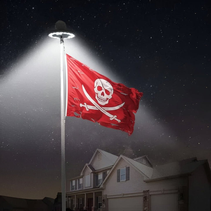 Helles Solar LED Fahnenmastlicht mit Dämmerungssensor für automatische, langlebige Außenbeleuchtung.