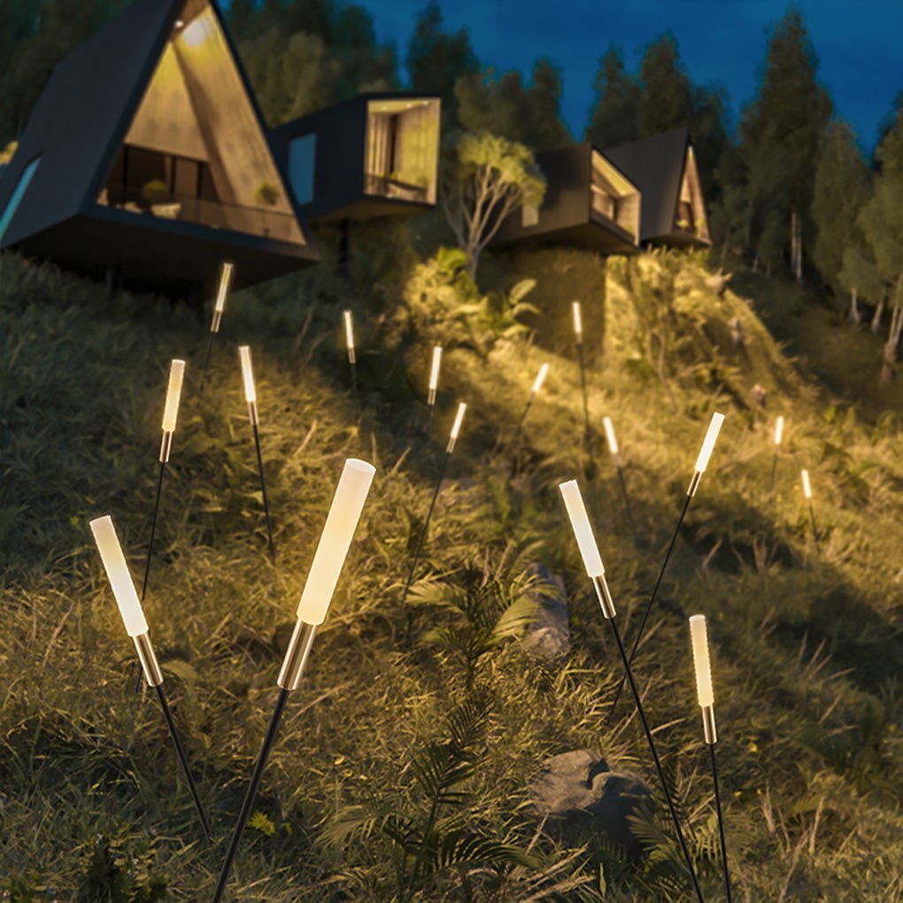 Energieeffiziente Solar-Gartenleuchten: LED-Schilflichter für stimmungsvolles Licht ohne Stromanschluss.