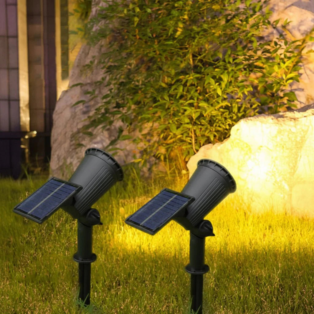 Solar LED Strahler für Außen, wasserdicht. Ideale energiesparende Garten- & Terrassenbeleuchtung.