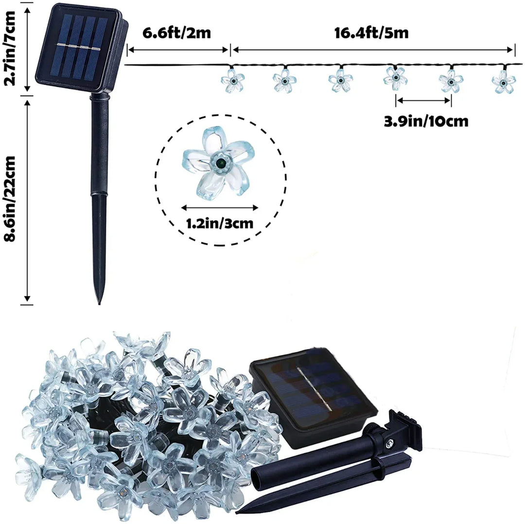 Solarpanel lädt die energieeffiziente LED Lichterkette am Tag. Umweltfreundliche Garten- und Balkonbeleuchtung IP44.
