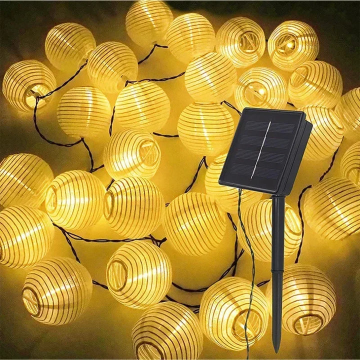 Dekorative Solar Laternen Lichterkette, perfekt für Weihnachtsbeleuchtung, Partybeleuchtung oder Balkondeko.