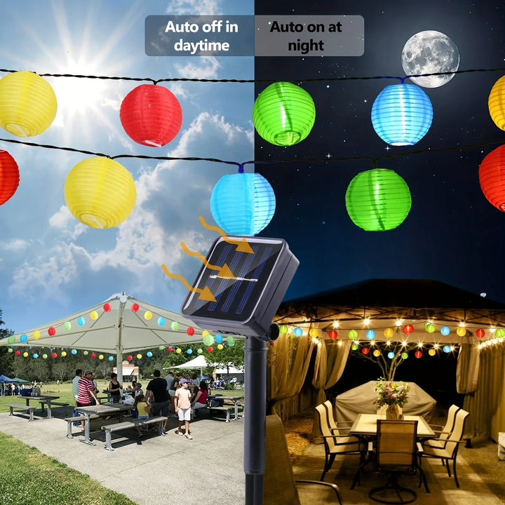 Solare Outdoor-Lichterkette mit kleinen Laternen, perfekt als stimmungsvolle Gartendeko und Außenbeleuchtung.