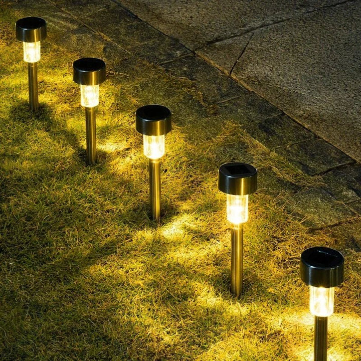Solar Luma LED-Gartenlampe, wetterfest & kabellos, ideal für stimmungsvolle Außenbeleuchtung.