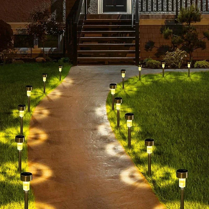 Moderne Solar-Bodenleuchte Luma für Terrassen & Wege, LED-betrieben und energiesparend mit Solarenergie.