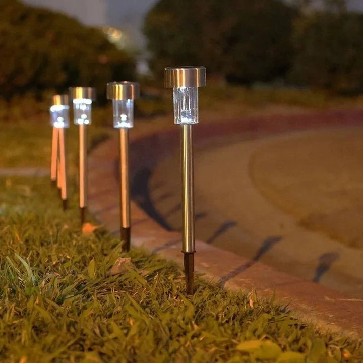 Elegante Solar-Gartenbeleuchtung Luma LED, kabellos für Balkon & Garten, schafft stimmungsvolles Ambiente.