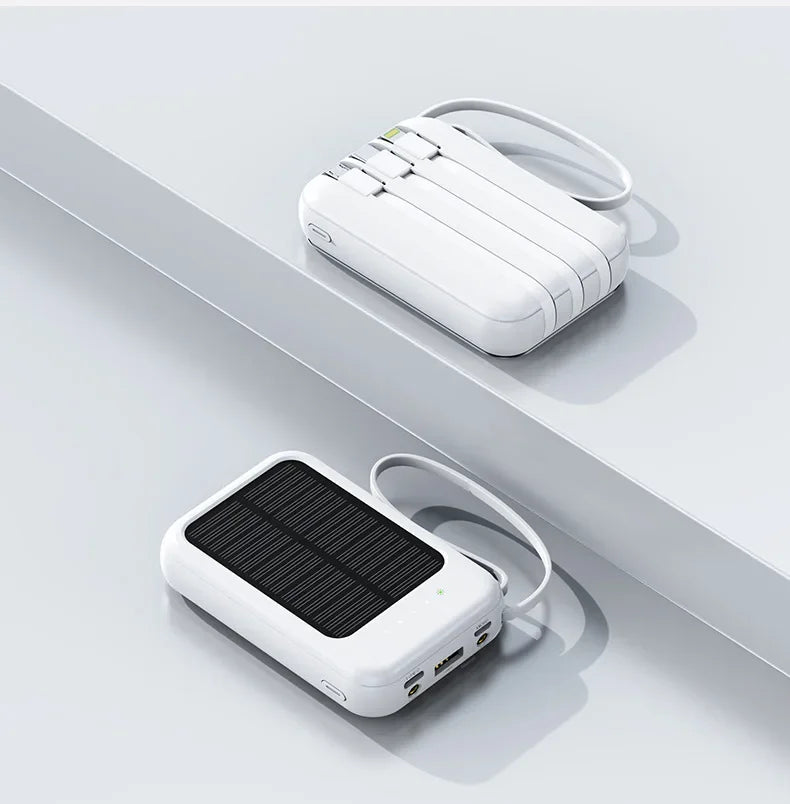 Kompakte Solar-Powerbank 20.000 mAh mit integrierten Kabeln. Der universelle Handy-Lader für jedes Gerät.