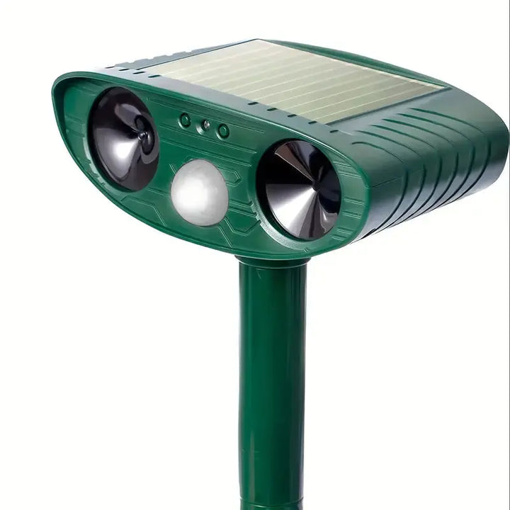 Tierfreundlicher Ultraschall-Katzenvertreiber mit Solarpanel, ideal zur Schädlingsbekämpfung im Garten.