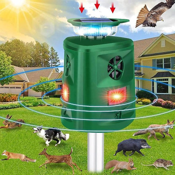Solar-Ultraschall-Tierabwehr für Garten & Hof; schützt effektiv & umweltfreundlich vor Tieren.