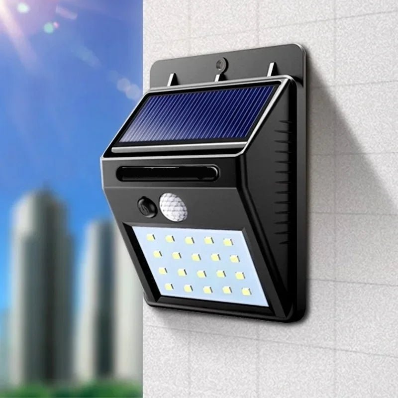 Robuste Solar-Außenleuchte mit Bewegungsmelder, perfekt für Sicherheit und Komfort.
