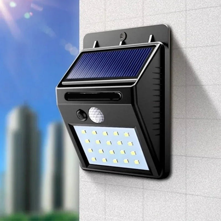 Robuste Solar-Außenleuchte mit Bewegungsmelder, perfekt für Sicherheit und Komfort.