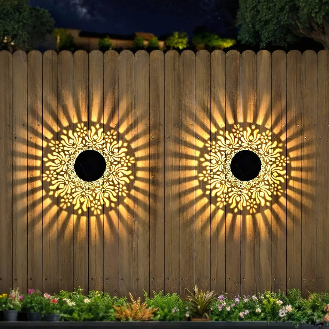 Solar-Wandleuchte mit romantischem Pfingstrosen-Design, ideal für stimmungsvolle Gartenbeleuchtung.