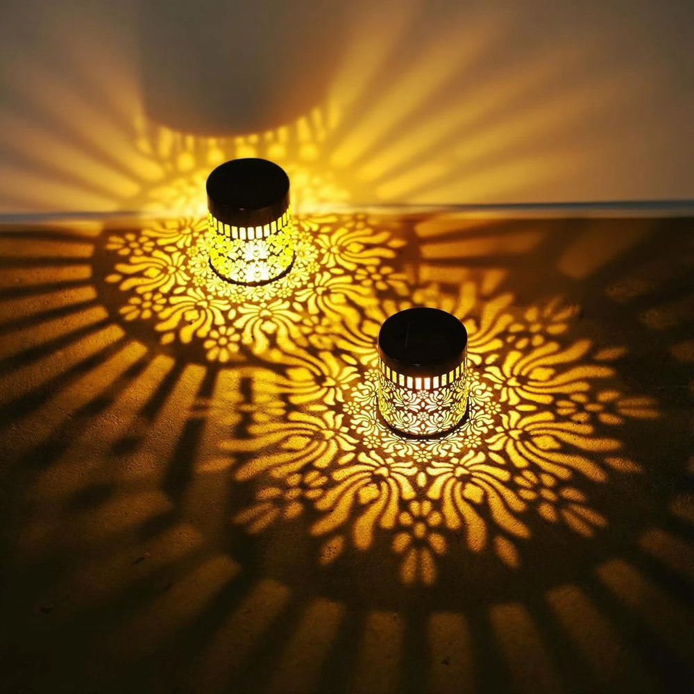 Dekorative Solar-Wandlampe aus Eisen mit Pfingstrosen, perfekte Außenleuchte für Terrasse & Balkon.