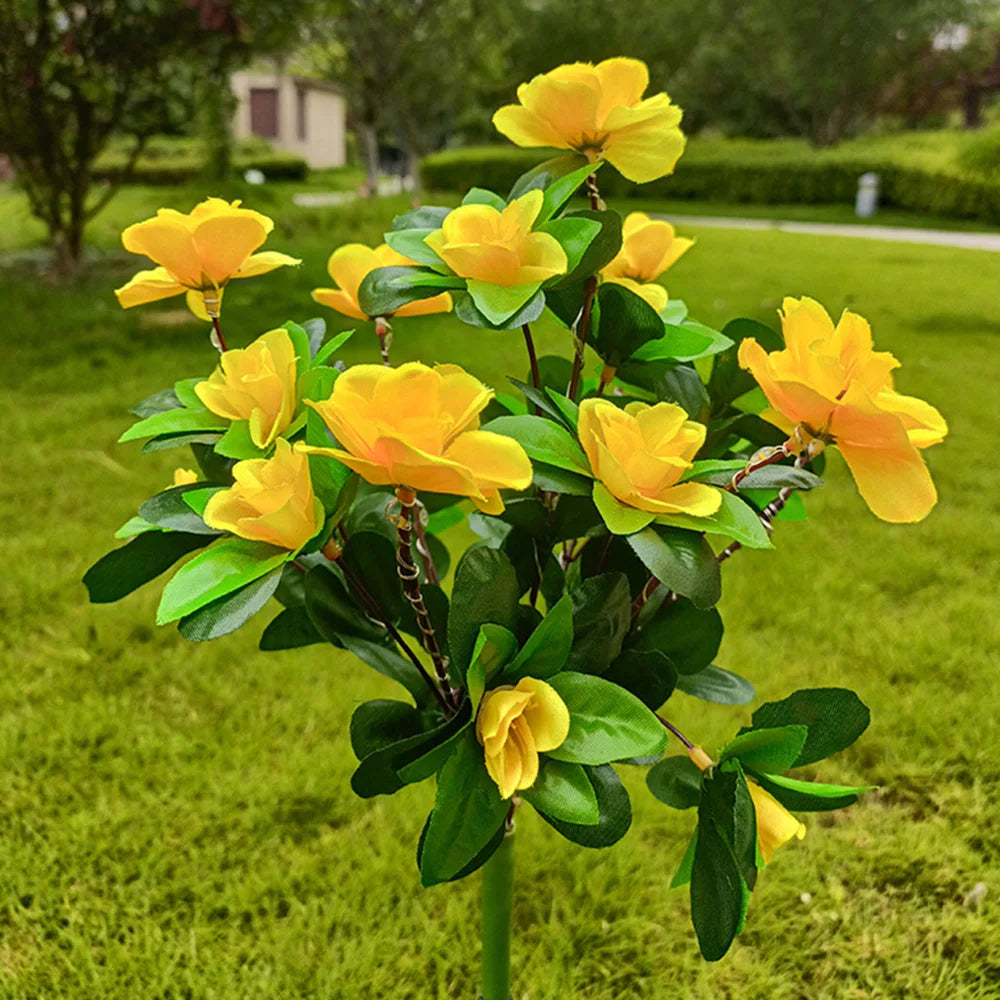 Lila Solar-Azaleen-Blumenleuchte LED für stimmungsvolle Gartendeko. Kabellose Außenbeleuchtung.