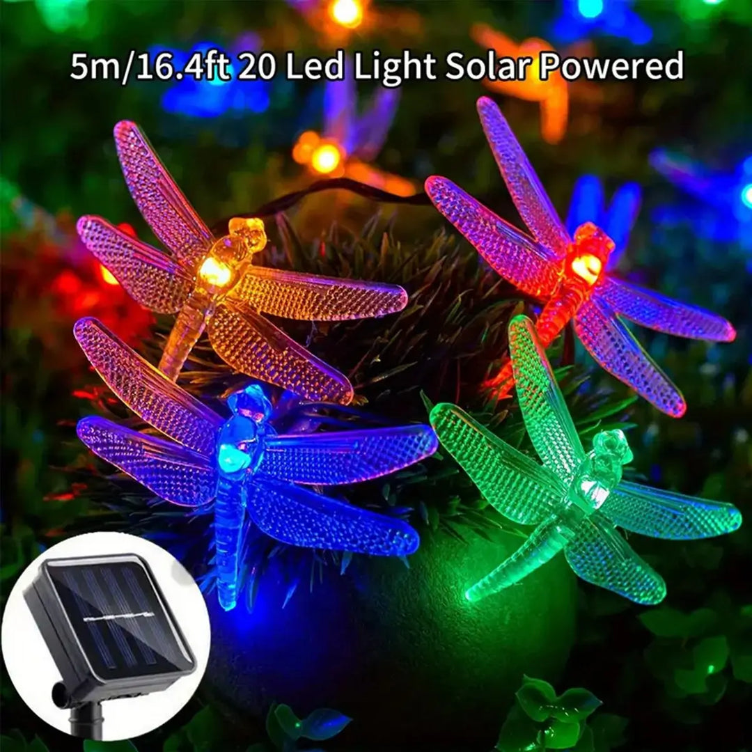 Bunte RGB-Libellen-Solar-Lichterkette für lebendige Garten- und Balkondekoration. Wasserdicht und vielseitig einsetzbar.