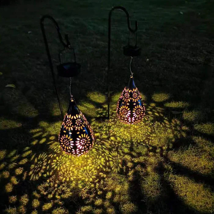Energiesparende SolarLuxe LED-Gartenlampe im Edelstahl-Design, perfekte wetterfeste Außenbeleuchtung.