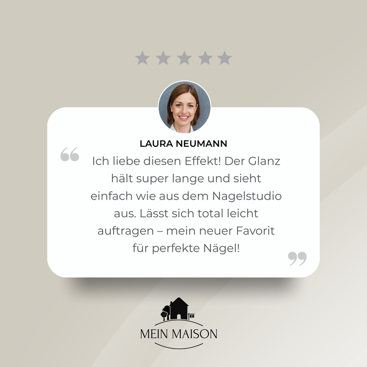 Applikator trägt Spiegeleffekt Nagelpuder auf, für einen sofortigen, professionellen Chromglanz auf den Nägeln.