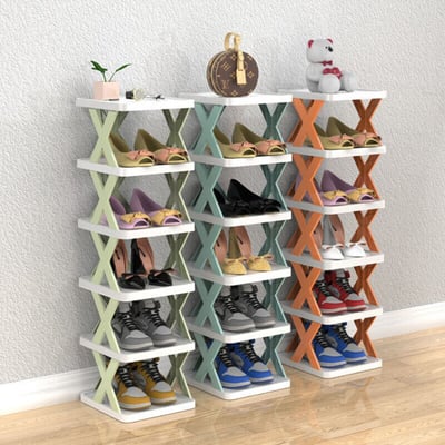 Modulares, stapelbares Schuhregal für individuelle Heimorganisation; flexible Lagerung von Schuhen im Flur.