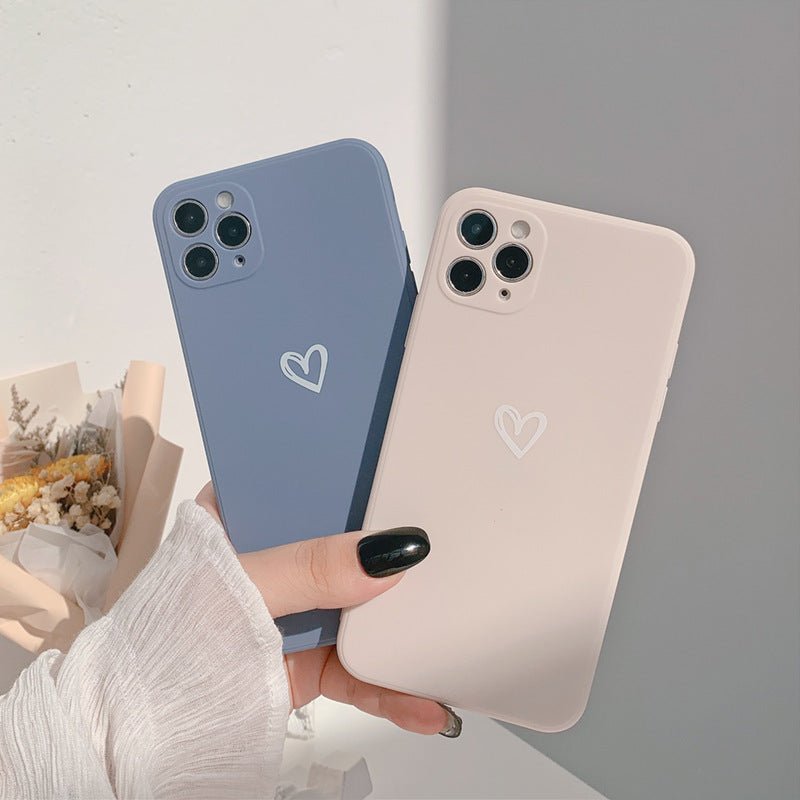 Stilvolle Candy Love iPhone Hülle mit Herzdesign in Rosa. Robuster Silikonschutz für dein Handy, modisch & stoßfest.