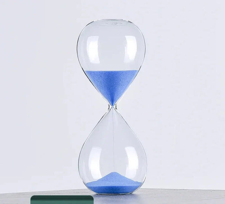 Moderne Sanduhr aus Glas für Schreibtisch. Perfekter Zeittimer und stilvolles Accessoire fürs Büro.