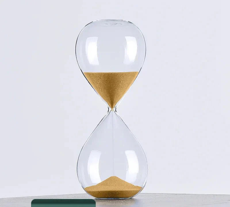 Moderner Glas-Timer: Eine stilvolle Dekoration und funktionaler Zeitmesser für Ihr Heim oder Büro.