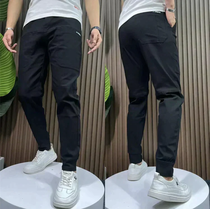 Moderne Herren Cargohose, praktisch für Freizeit und Alltag. Vielseitige Ganzjahreshose für Männer.