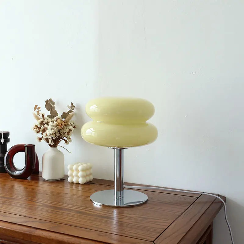 Moderne Bauhaus LED Akku-Tischleuchte, kabellos. Dimmbare Retro Designlampe, ideal für Wohnzimmer Dekoration.
