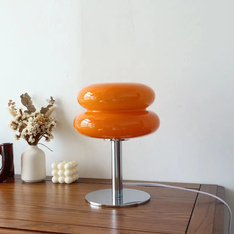 Minimalistische Bauhaus LED Tischlampe, kabellos & dimmbar. Vielseitige Akku-Leuchte für moderne Innenräume.