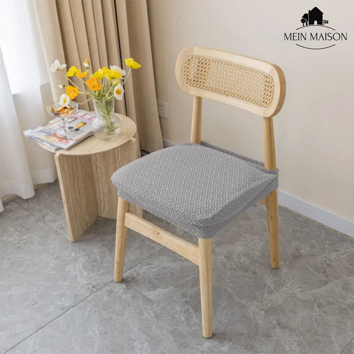 Robuste Polyester Stuhlhussen im Jacquard-Design, waschbar, schützen Esszimmerstühle und werten Ihr Interieur auf.