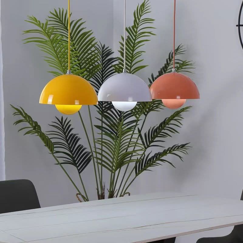 Stilvolle LED-Hängeleuchte für warmes, gemütliches Licht. Moderne Deckenlampe, perfekt für Wohnzimmer, Schlafzimmer.