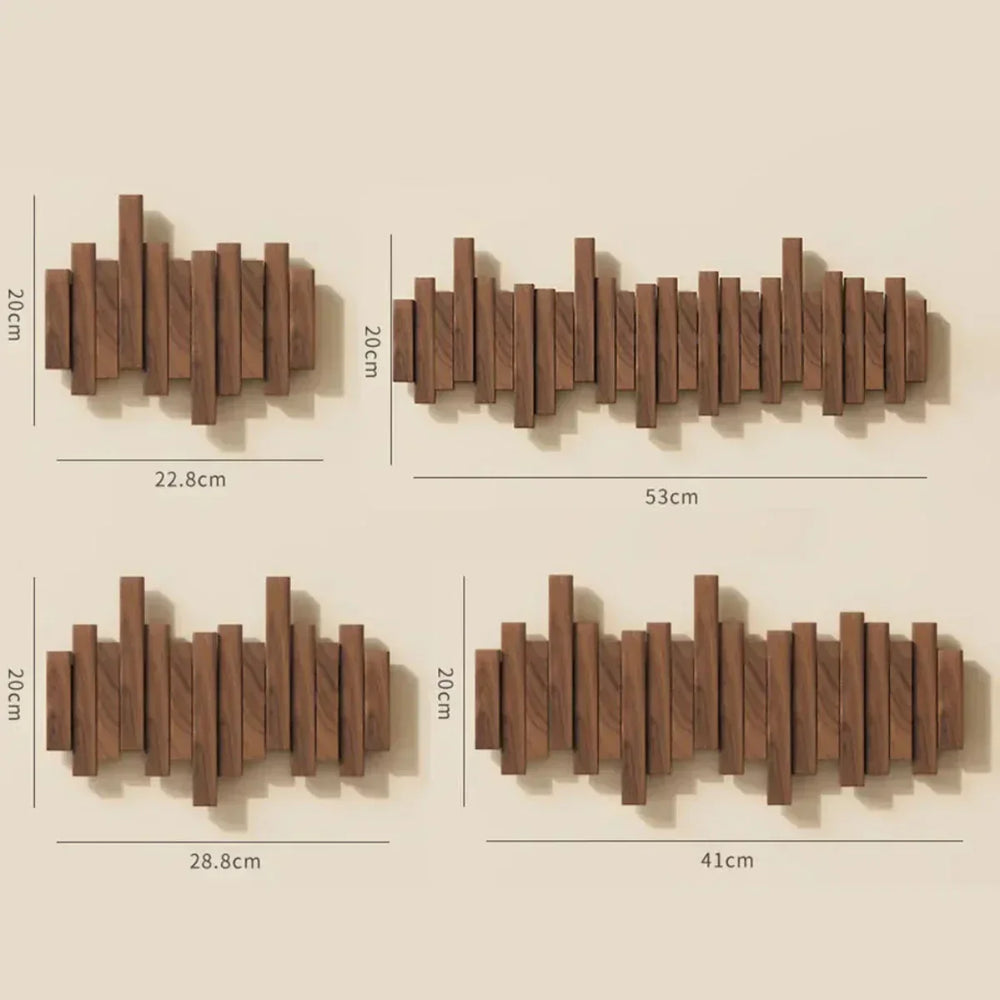 Minimalistische Holzwandgarderobe mit robusten Haken im skandinavischen Design. Ideal für Flur & Home Decor.