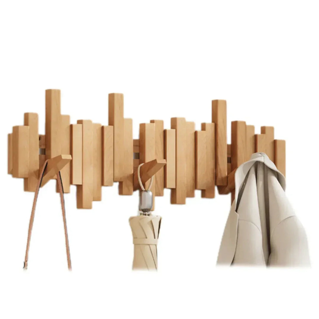 Funktionale Holzgarderobe mit schlichten Haken, ideal für Jacken und Schlüssel. Organisiert Ihren Eingangsbereich.