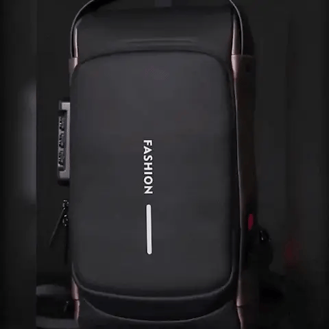 Innenansicht des Anti-Diebstahl Rucksacks mit praktischem Organizer für alle Reiseutensilien.