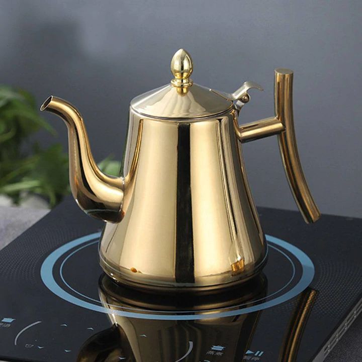 Edelstahl Wasserkocher mit ergonomischem Griff und Filter, perfekt für Induktionsherde & schnelle heiße Getränke.