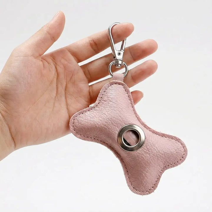 Hochwertiger Knochen-Kotbeutelspender aus PU-Leder, ein stilvolles Accessoire für Hunde.