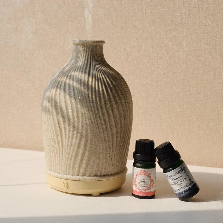Hochwertiger Aroma Diffuser für Zuhause. Fördert Entspannung und eine angenehme Atmosphäre mit feinem Duftnebel.