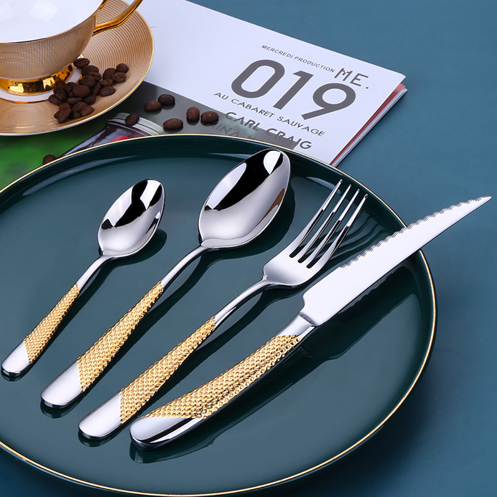 Stilvolles, elegantes Tafelbesteck Set für festliche Anlässe; hochwertiges Essbesteck in modernem Design.
