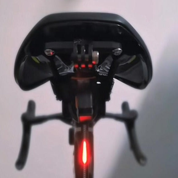 Stilvolles LED Fahrrad-Rücklicht für erhöhte Sicherheit, wasserdicht & robust für alle Radtouren.