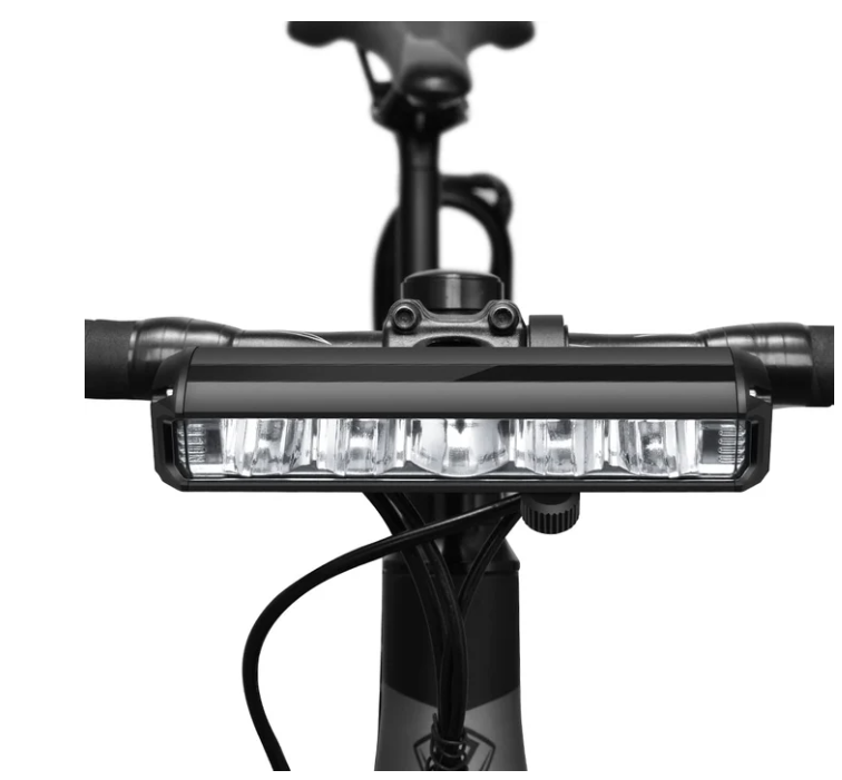 Kompaktes StVZO-konformes LED-Fahrradlicht, ideal für Pendler. USB-C aufladbar, sichere Fahrt.
