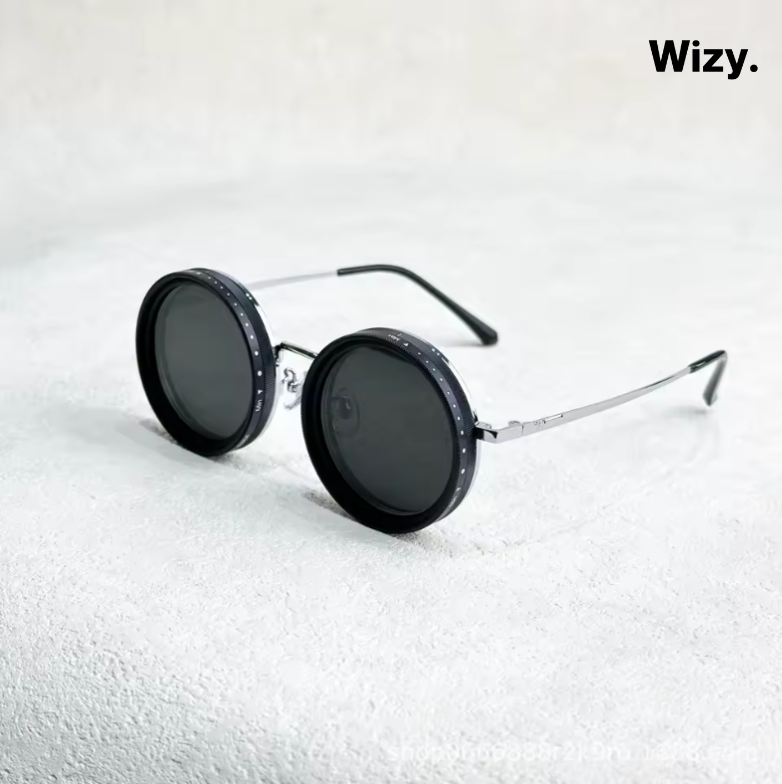 Elegante Unisex Sonnenbrille in Gold, bietet zuverlässigen UV400 UV-Schutz. Fashion-tauglich und stylisch.