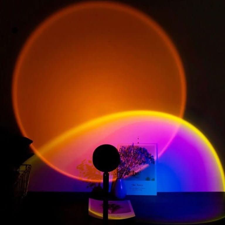 Sunset Lampe mit USB-Anschluss, 16 Farben. Drehbarer Projektor für beruhigendes Stimmungslicht.