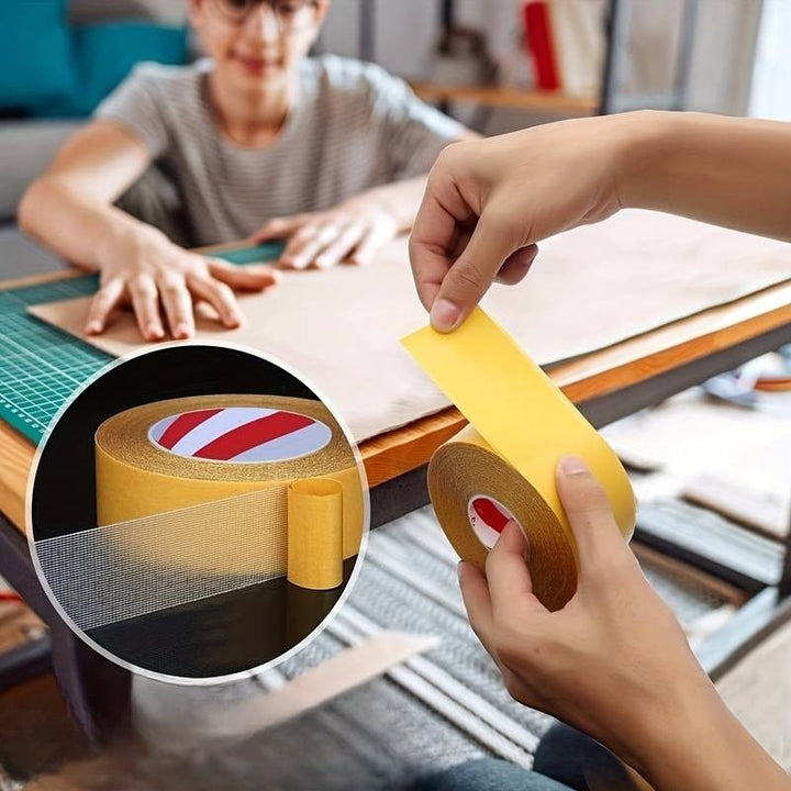 Superstarkes doppelseitiges Klebeband für dauerhafte Montage und Reparaturen im Haushalt und Handwerk.