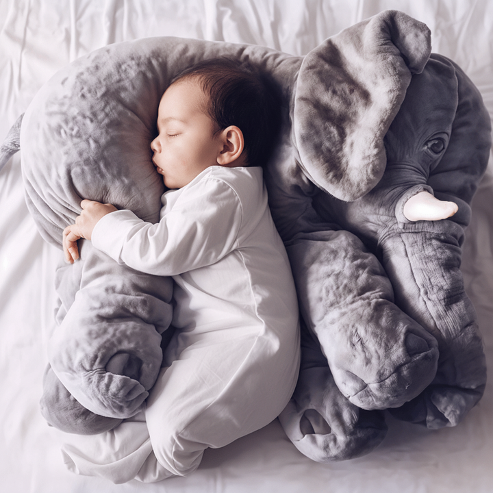 Superweiches Elefant Kuschelkissen, perfekt als Plüschtier & Dekokissen für Kinderzimmer.